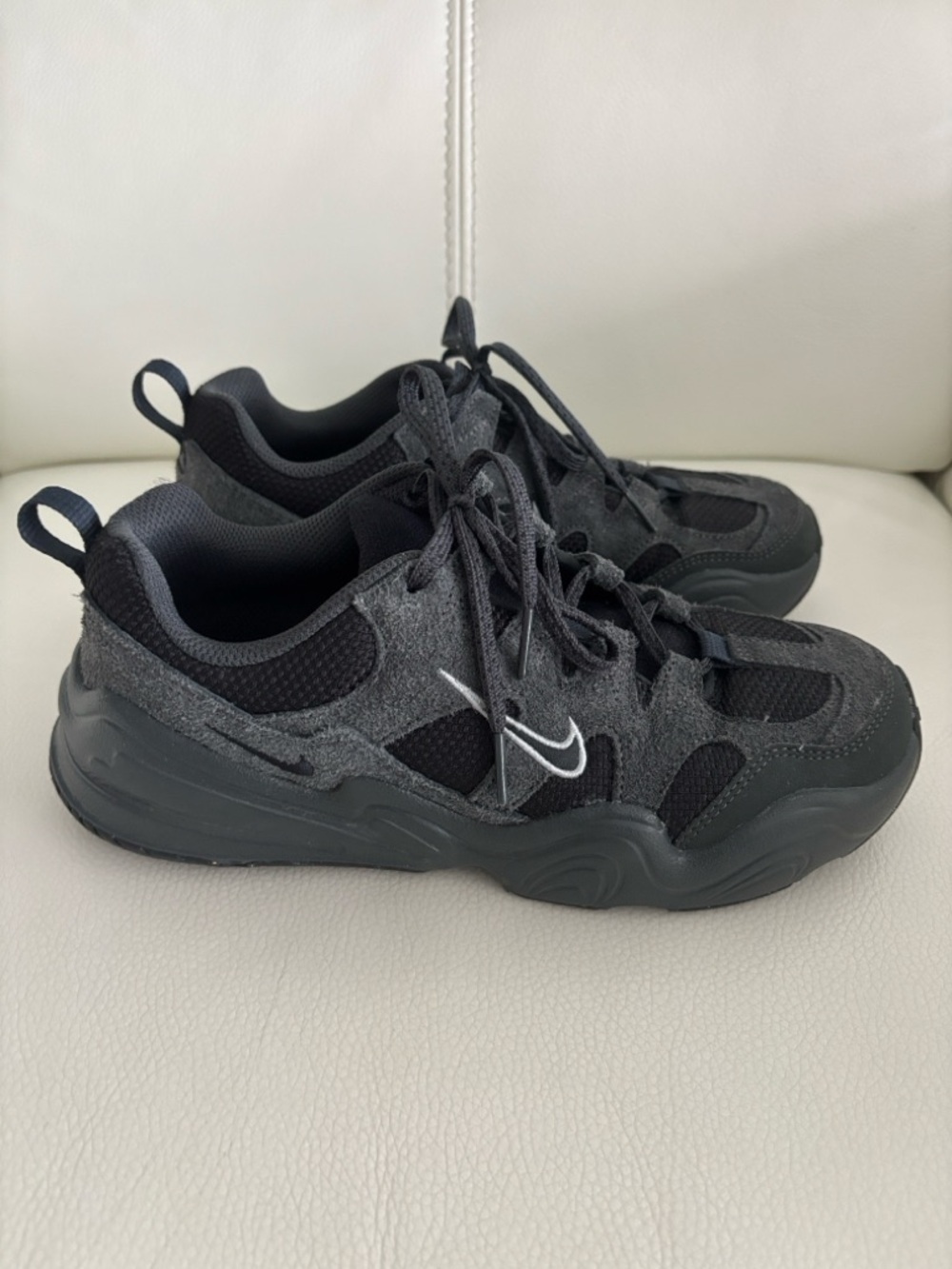 Nike TECH HERA Athletic Sneakers ANTHRACITE-SMOKE GREY-BLACK SZ 7.5
